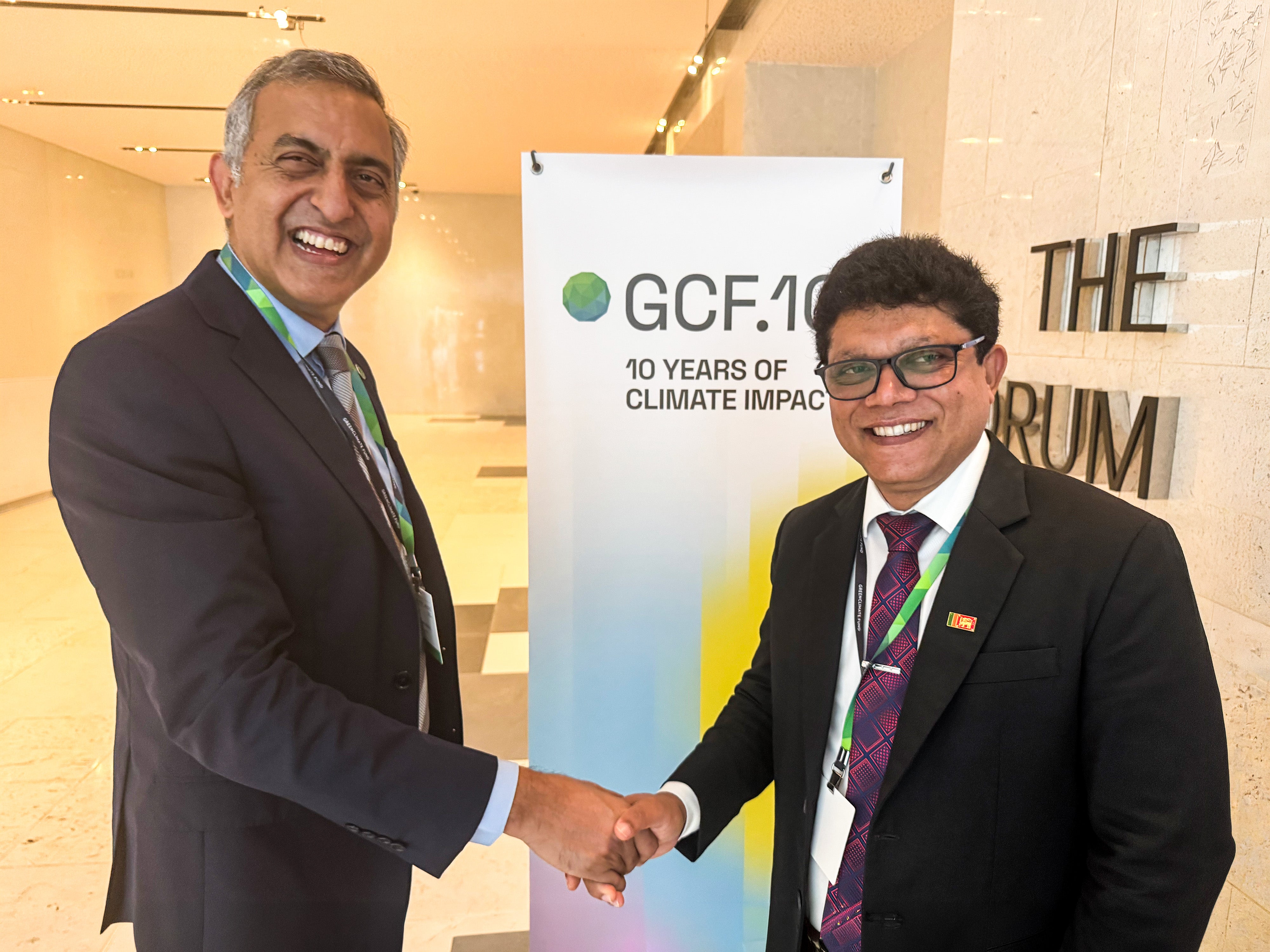 Sri Lanka’s Minister of Environment Hon. Dr. Dammika Patabendi (right) and GCF’s Director of the Asia and Pacific Region, Hemant Mandal at the opening of the Regional Dialogue with East and South Asia