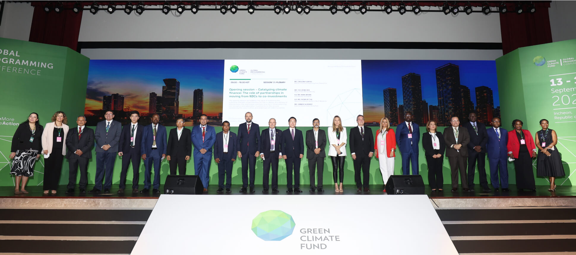 Developing country ministers and high-level officials at GCF Global Programming Conference (GPC) 2022. Photo: Dotplanner/GCF