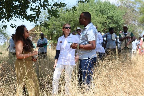 Katarzyna Lesiuk, centre, with IUCN and JUSTDIGIT representatives during the project visit. Photo credit: IUCN.