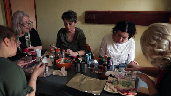Friendships are formed alongside the activities that take place inside the Cultural Centre. Members of the Association of Women of Foča meet in the attic of the Centre three times a week to work on arts and crafts. Photo/GCF Christopher Rompre