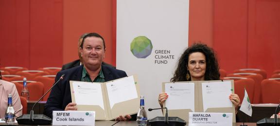 Mafalda Duarte, GCF Executive Director (right) and Mani Mate, Director of the Development Coordination Division, MFEM (left) at the 6 March 2024 project agreement signing ceremony that took place on the sidelines of the 38th Meeting of the GCF Board in Kigali, Rwanda. Photo: GCF