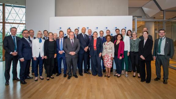 GCF, EIB and Amundi teams at the signing ceremony for the Global Green Bond Initiative