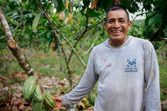 Wuachapa Community Leader Hugo Vicente Cucuzhi Ushpa is an agriculturist that sustainably produce forest products, such as cacao, in El Pangui, Ecuador. Credit: GCF/Formato Verde